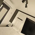 Kemping Tiny Mini House