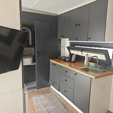 Tiny Mini House Camping *